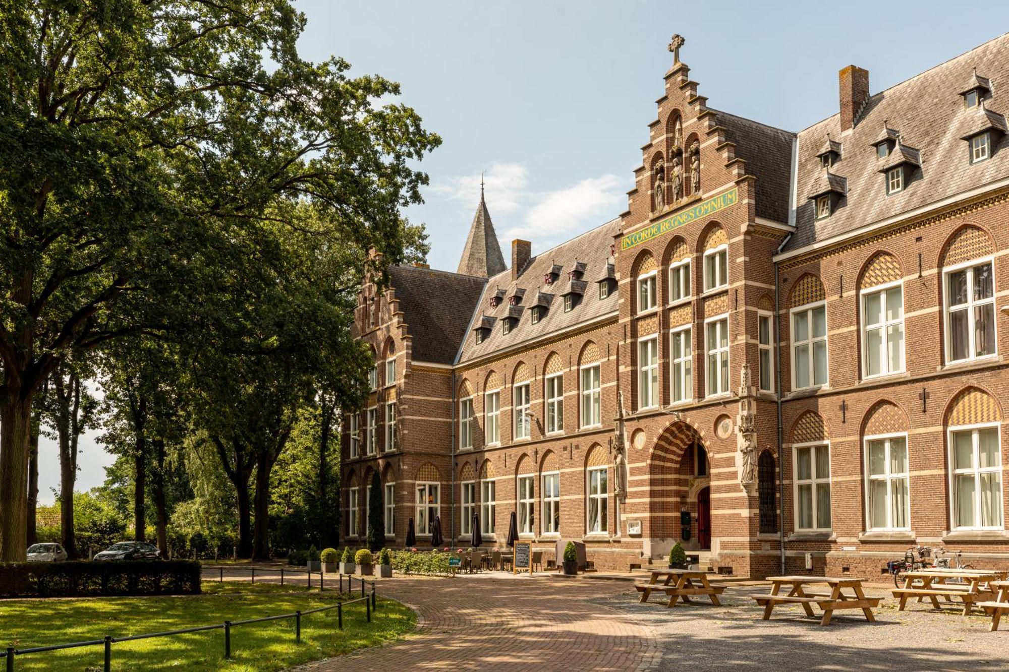Bovendonk Business- & Eventlocatie Hoeven Esterno foto
