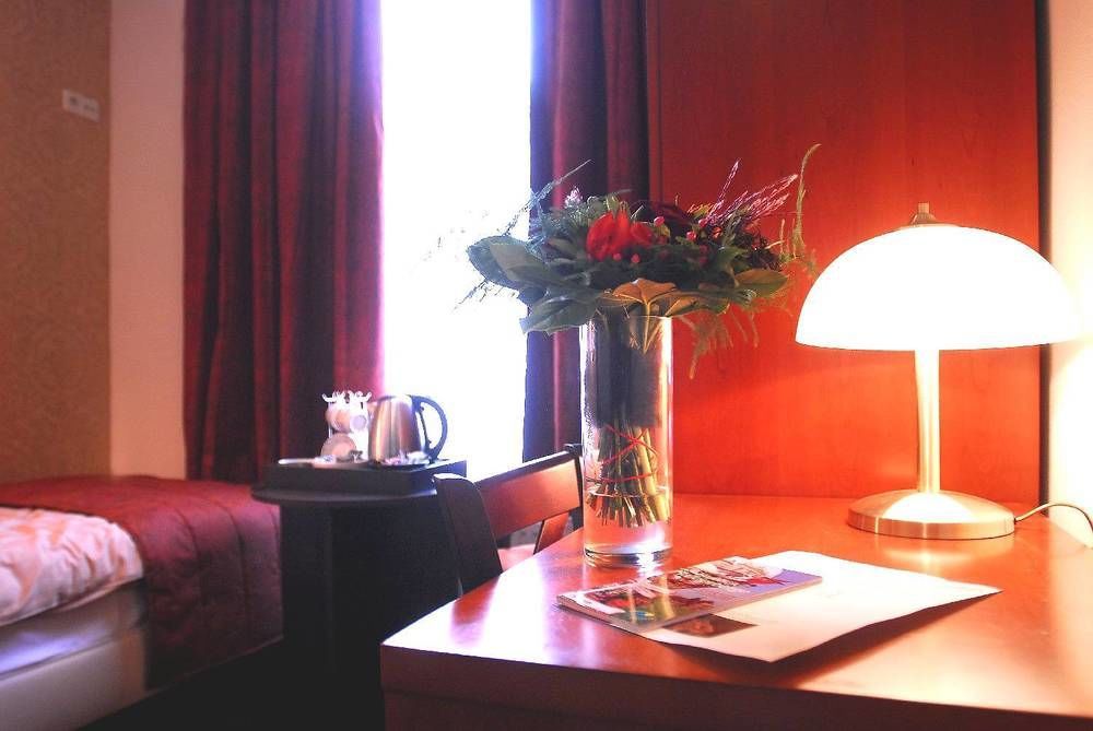 Bovendonk Business- & Eventlocatie Hoeven Esterno foto